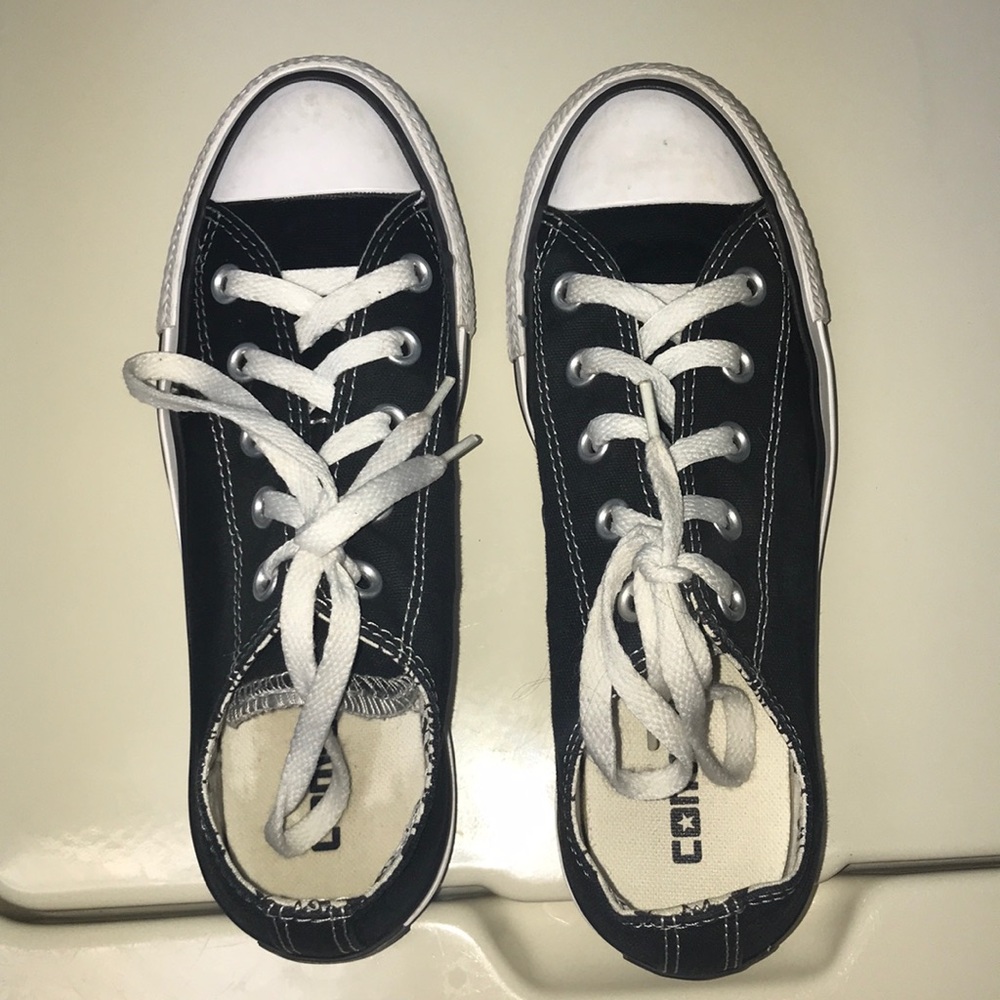 Black converse!